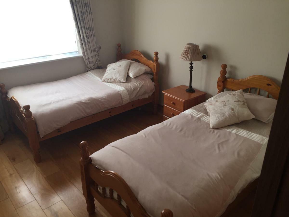 Hôtel Flushing Meadows à Crossmolina Extérieur photo